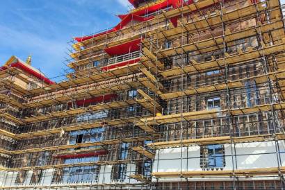 Буддийский Храм г. Кызыл республика Тыва — Храм республика Тыва г.Кызыл во время производства монтажа подсистемы под облицовку металлокассетами и натуральным камнем — фото