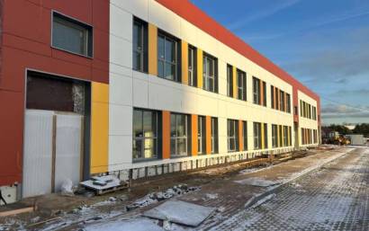 Блог — Влияние климатических условий на выбор фасадных материалов: когда стоит выбрать оцинковку? — фото